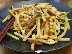 烧肉炒花生芽-水乡人家