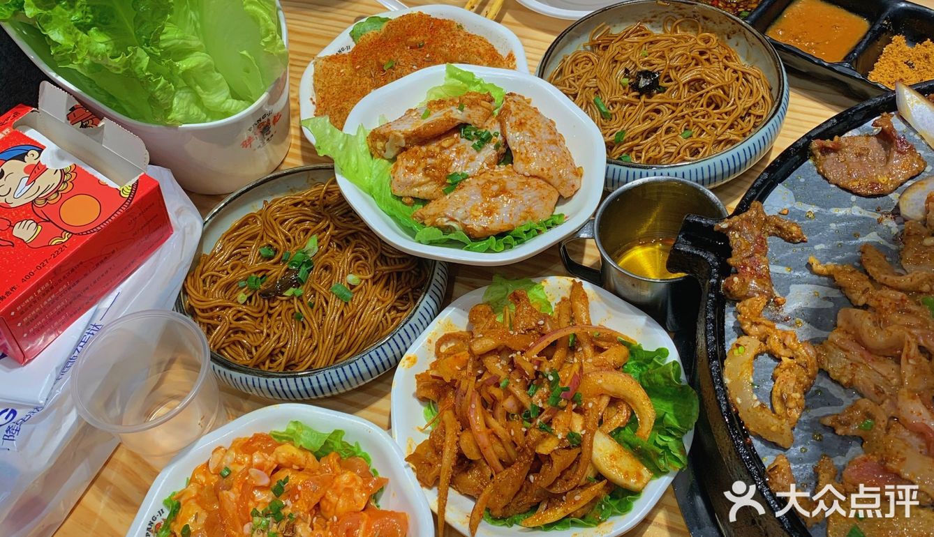 排队两小时的烤肉！[吐]