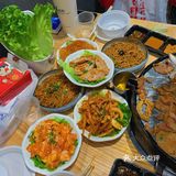 排队两小时的烤肉！[吐]