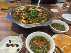 -乡土特色.冷锅鱼.牦牛肉汤锅