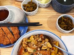 山城麻辣素香锅-轻蔬不用等·素食(江苏路店)