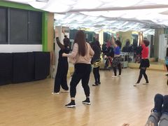 -齐岸健身(花园城店)