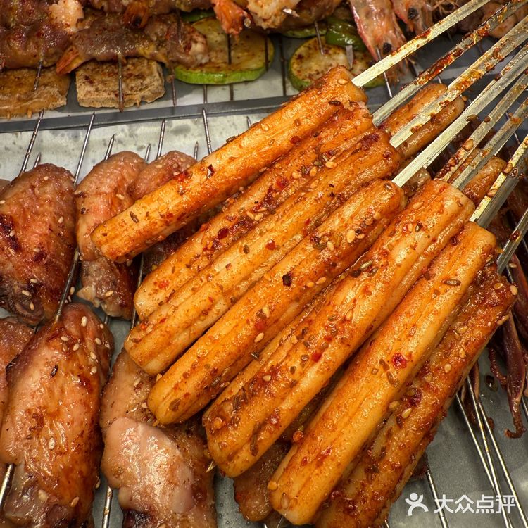 非遗羊肉白串和耗儿粉烧鸭也是经典，每次来必点！