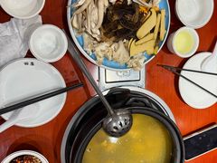 -菌之家·专业纯野生菌火锅·特色炒菌