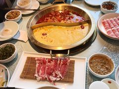 -小天鹅火锅·一线江景洪鼎旗舰店(洪崖洞店)