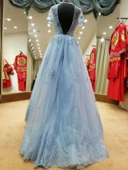 -觅白婚纱礼服馆