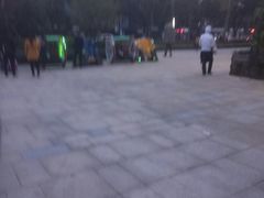 -易生活购物公园