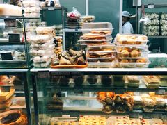 面包甜点陈列柜-白玉兰食品(甜云店)
