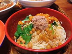 重庆小面-爆炸头阿姨小四川正宗川味小吃(无任何分店)