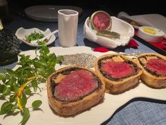 惠灵顿牛排-弦月窗LUNETTE BY AMANDA(复兴路店)