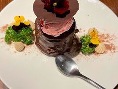 核桃布朗尼配新西兰TipTop焦糖味雪糕-Bistro 63 创意融合料理(广粤天地店)
