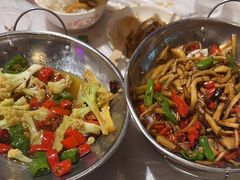 -霄汉牛三鲜湖北砂锅菜(万松园2店)