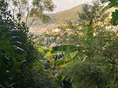 -腾冲洞山温泉村