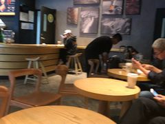 大堂-星巴克(广州南站3层-A5口店)