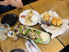 -BOURBON 玻本美式餐厅酒吧(虹桥新天地店)
