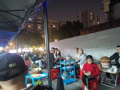 -广味炭炉鸡煲(宝业路分店)