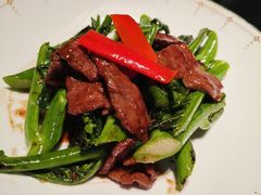 沙茶酱牛肉炒芥兰-晓粤·惹味粤菜(凯德乐峰广场店)