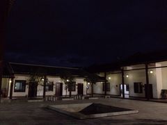 -何乡别院·中式农庄(姑婆山大道店)