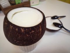 -志龙皇冠吃货椰子铺