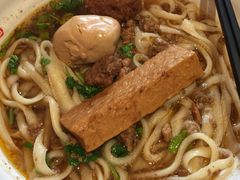 招牌肉哨面-顺溜·手工刀削面·黑金店(铜锣湾店)