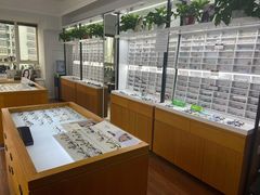 -视野联行眼镜•蔡司•依视路(温江店)