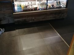 面包甜点陈列柜-星巴克(上海虹桥南丰城办公楼店)
