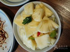 -云海肴·汽锅鸡·云南菜(天山百盛优客店)