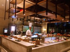 自助取餐区-厦门海沧正元希尔顿逸林酒店開全日餐厅