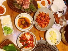 -草家酱蟹炭火烤肉店(珲春南路一店)