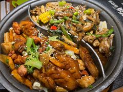 香辣紫苏双拼锅-听说碳烧蛙(高新万达店)