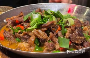 Beef tendon and brain stew