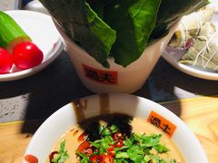 -渝夫虾滑火锅(解放路旗舰店)