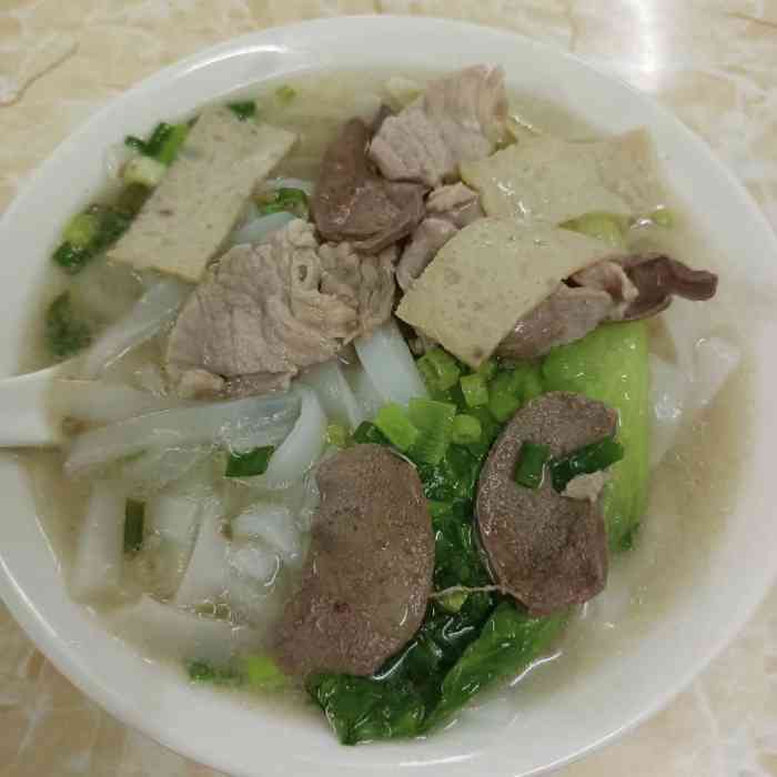 阿静餐厅-"很大众的小店.一家人在做的,老板和爷爷都.