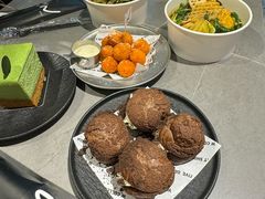 -W COLLECTIVE  DESSERT SHOP