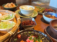 -包整·丝娃娃(一览甲秀楼风景店)