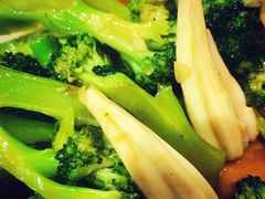西兰花炒鲜鱿-一哥美食(总店)