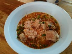 排骨冬阴功米线-马里奥明星猪脚饭