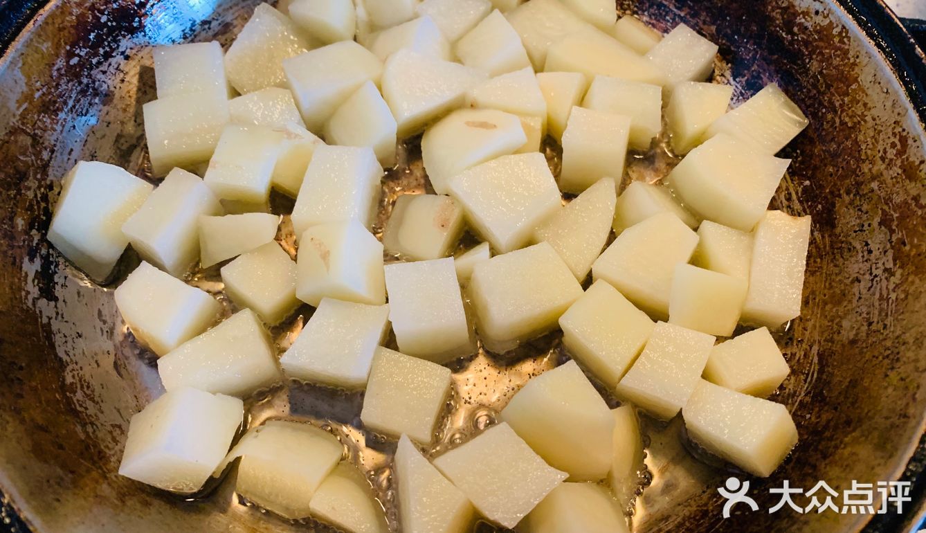土豆爱好者的最爱,肉末土豆炒洋葱
