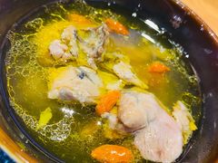 建水汽锅鸡小份-麦麦山云南菜(复地活力城店)