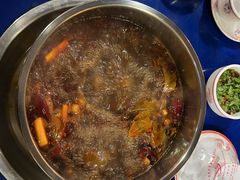 -牛华周记麻辣烫起源店