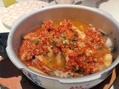 -阿瓦山寨·湘菜现炒·剁椒鱼头王(咸阳总店)