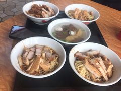 -松树干拌面店