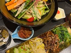 -山川小町·极番烧肉(新地假日广场店)