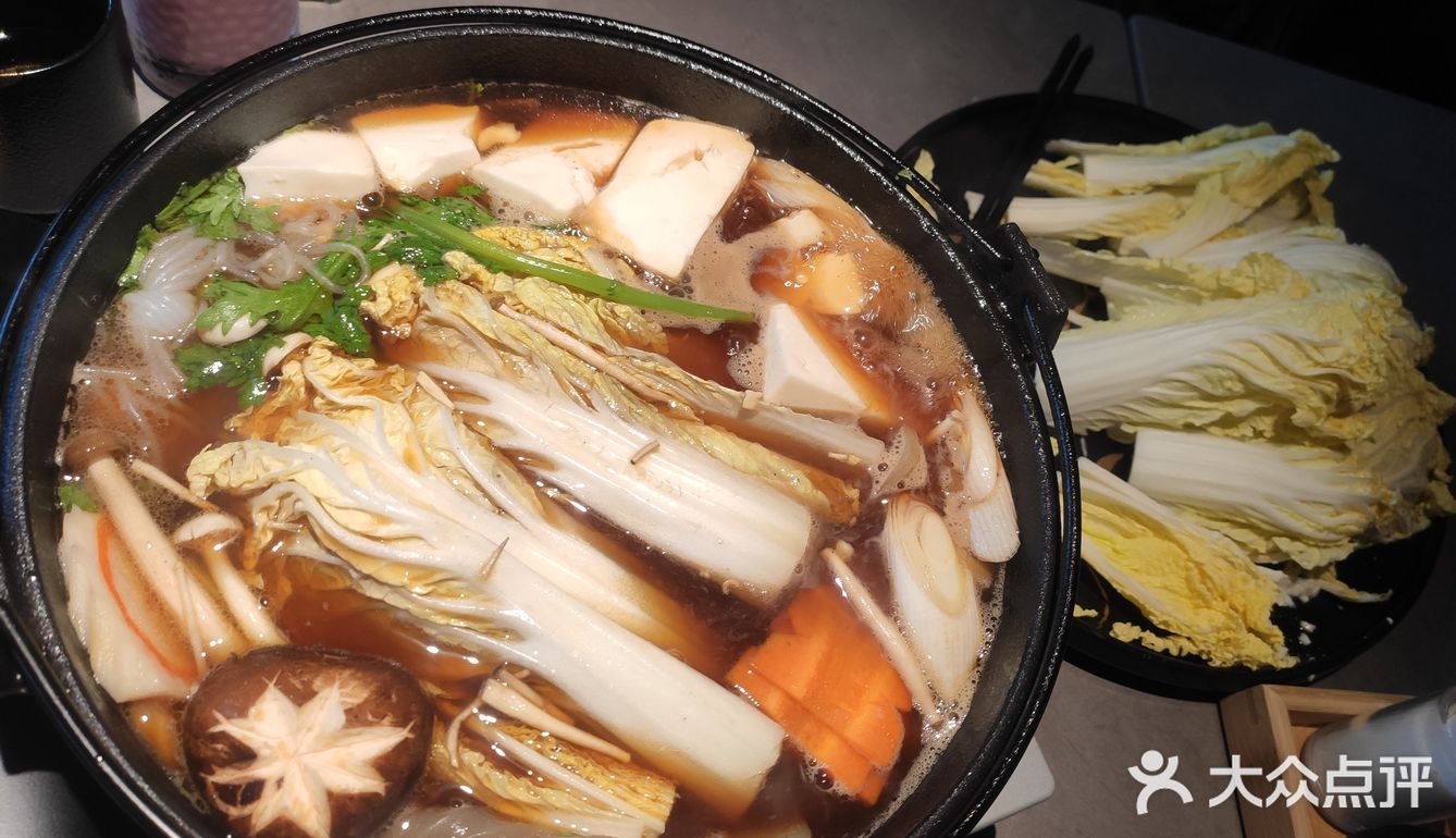 位置:店铺开在茂业街区，满眼都是各国美食