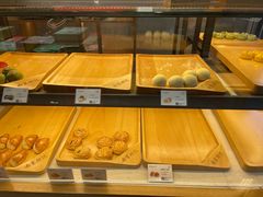 面包甜点陈列柜-南宋胡记(杭州灵隐寺店)