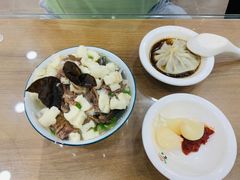 羊肉泡馍-西安贾三灌汤包·回坊小吃·清真炒菜(北院门总店)