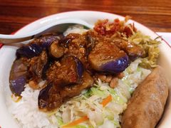 酱烧茄子拼豆皮肉卷饭酸奶-猪角·闽南猪脚饭(厦门中医院店)