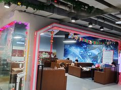 -嗨翻Hi-Fun竞技主题乐园·蹦床团建生日轰趴(荆川 国光1937店)