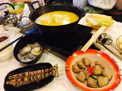 -鲜入围煮花胶鸡海鲜火锅