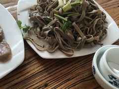 -溢心园香河肉饼总店